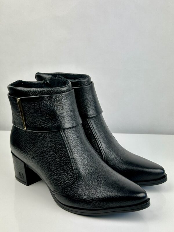 Pegada | Botim de Senhora