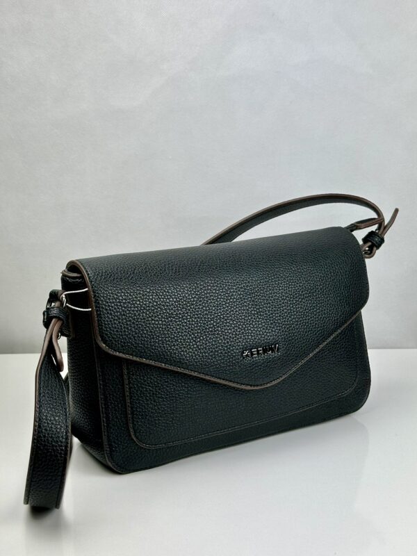 Erium | Mala Tiracolo