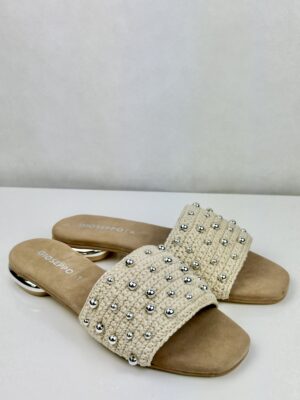 Gioseppo | Chinelo Perrinton