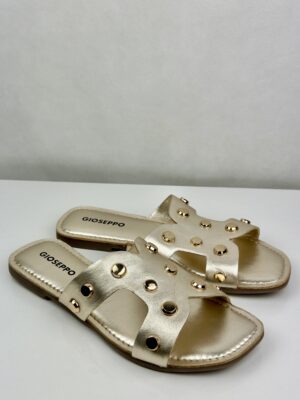 Gioseppo | Chinelo Millston