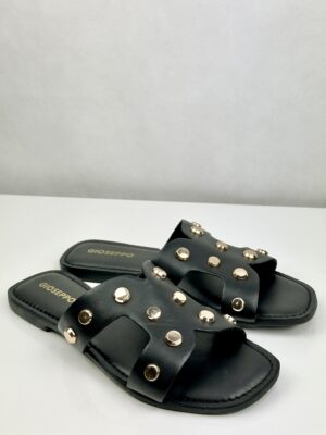 Gioseppo | Chinelo Millston