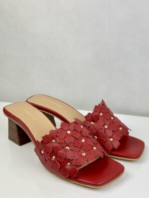 Gioseppo | Chinelo Tangub