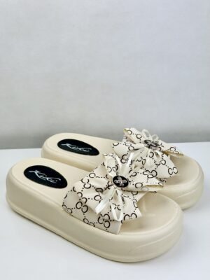 Chinelo de Senhora