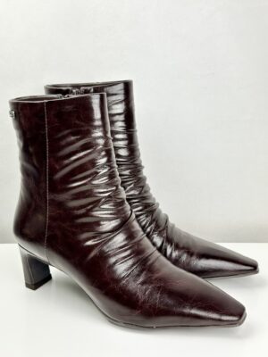 CHIKA10 | Bota de Senhora