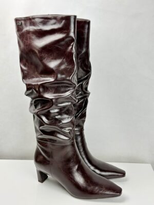 CHIKA10 | Bota de Senhora